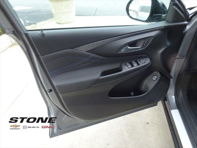 2026 Buick NV Sport Touring FWD