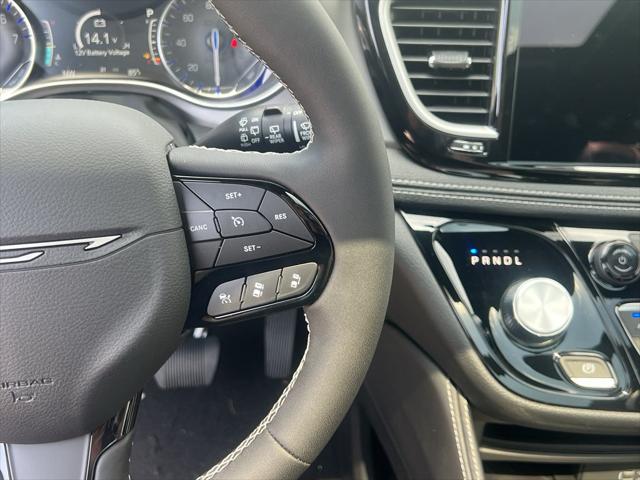 2027 Chrysler Pacifica Limited