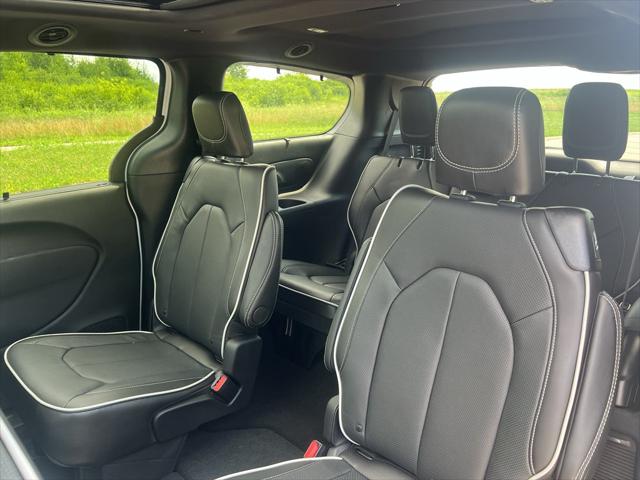 2027 Chrysler Pacifica Limited
