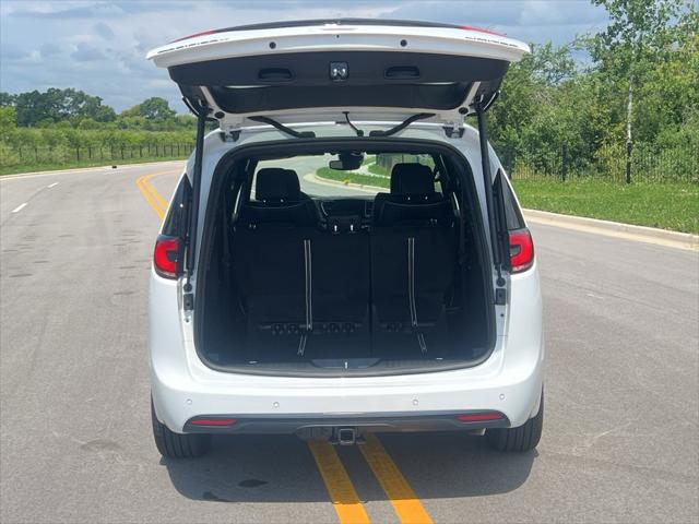 2027 Chrysler Pacifica Limited