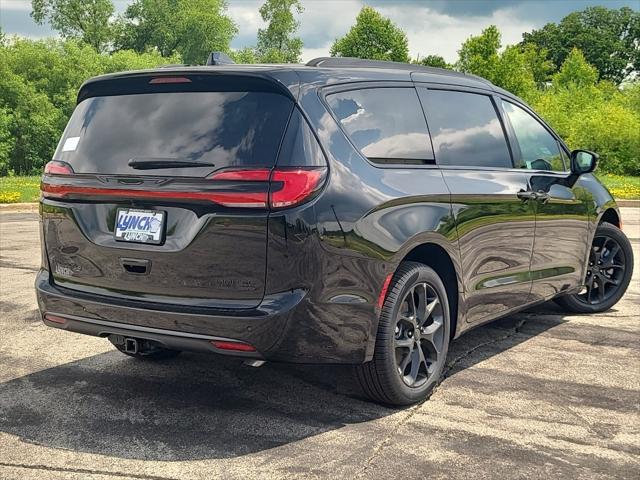 2027 Chrysler Pacifica Limited