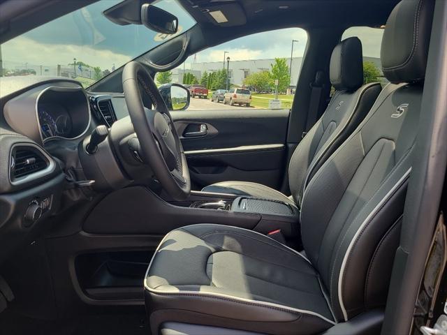 2027 Chrysler Pacifica Limited