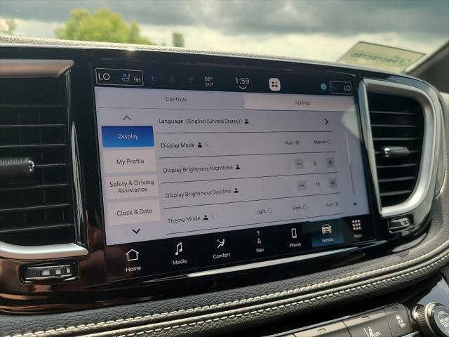 2027 Chrysler Pacifica Limited