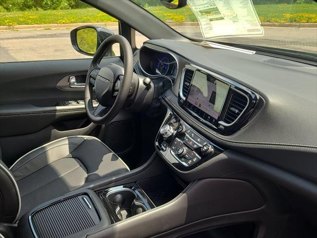 2027 Chrysler Pacifica Limited