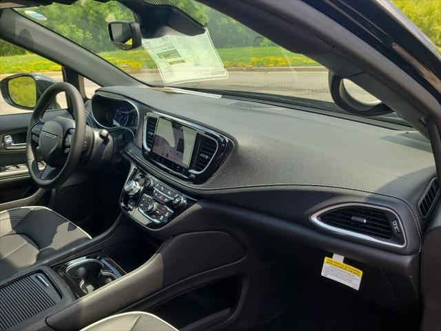 2027 Chrysler Pacifica Limited