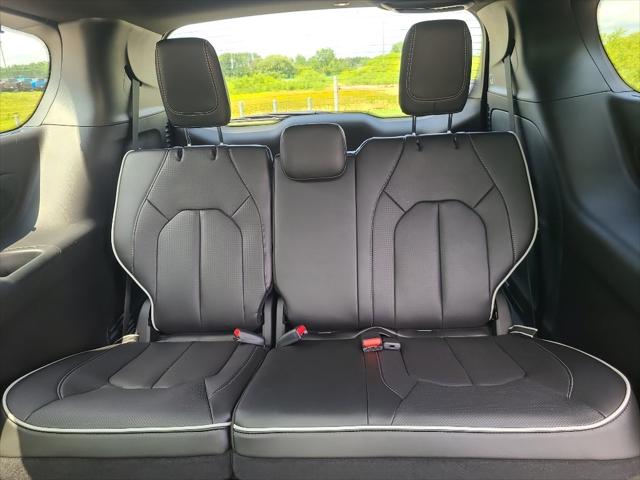 2027 Chrysler Pacifica Limited