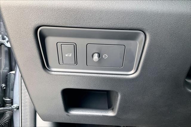2026 Land Rover Discovery Gemini Edition