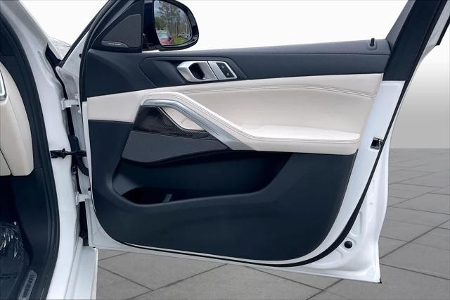 2023 BMW X6 M50i