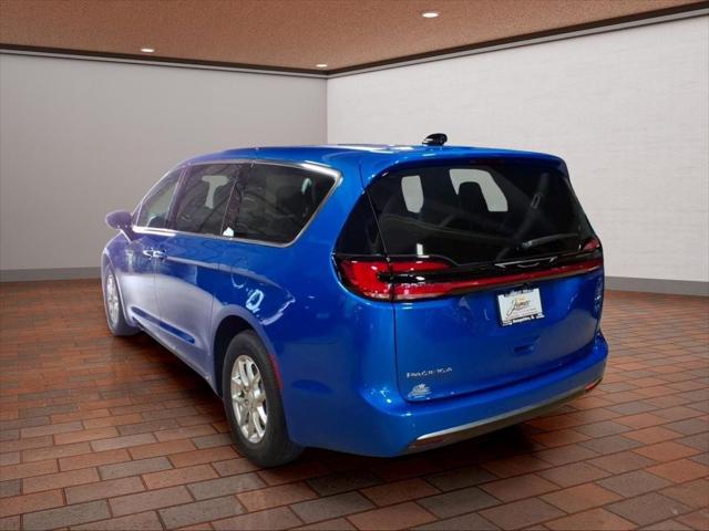 2027 Chrysler Pacifica PACIFICA SELECT