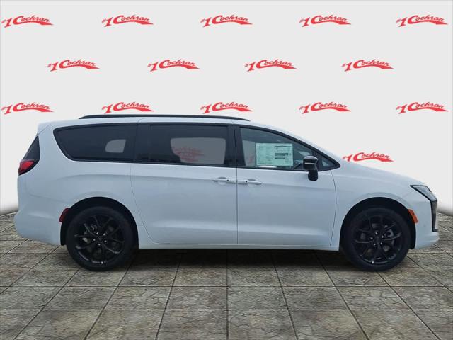 2027 Chrysler Pacifica Limited