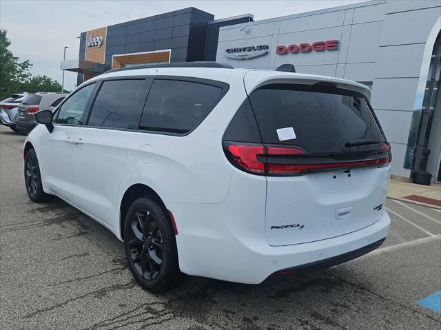 2027 Chrysler Pacifica Limited