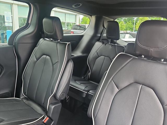 2027 Chrysler Pacifica Limited