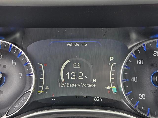 2027 Chrysler Pacifica Select
