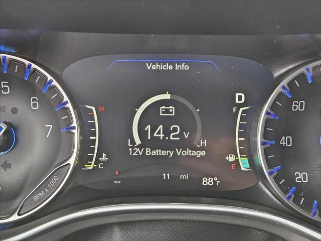 2027 Chrysler Pacifica Select