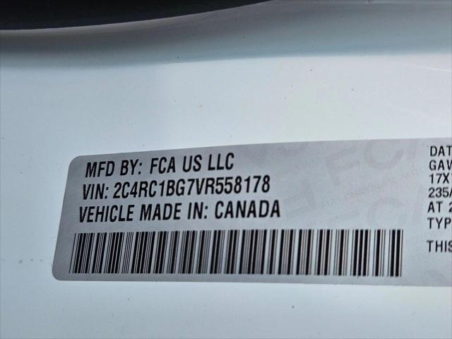 2027 Chrysler Pacifica Select