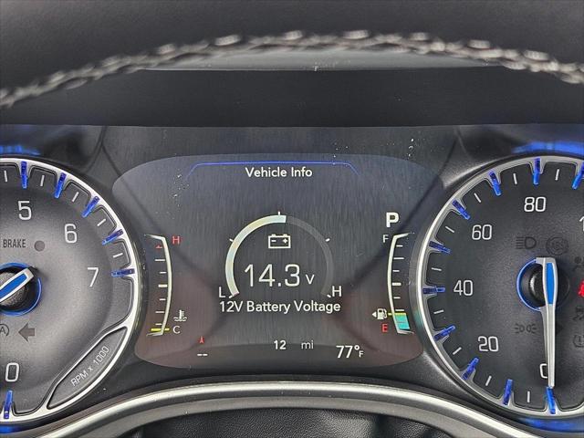 2027 Chrysler Pacifica Select