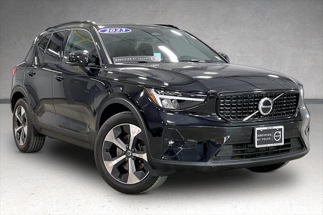 2023 Volvo XC40 B5 Plus Dark Theme