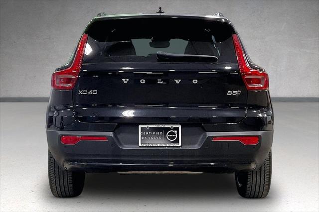 2023 Volvo XC40 B5 Plus Dark Theme