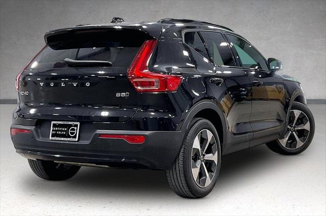 2023 Volvo XC40 B5 Plus Dark Theme