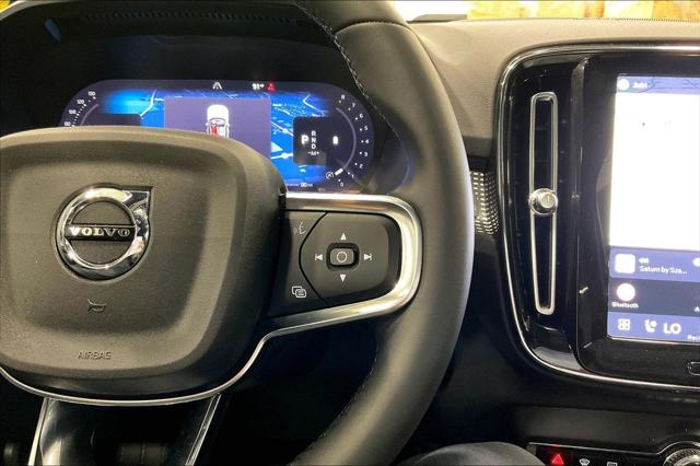 2023 Volvo XC40 B5 Plus Dark Theme