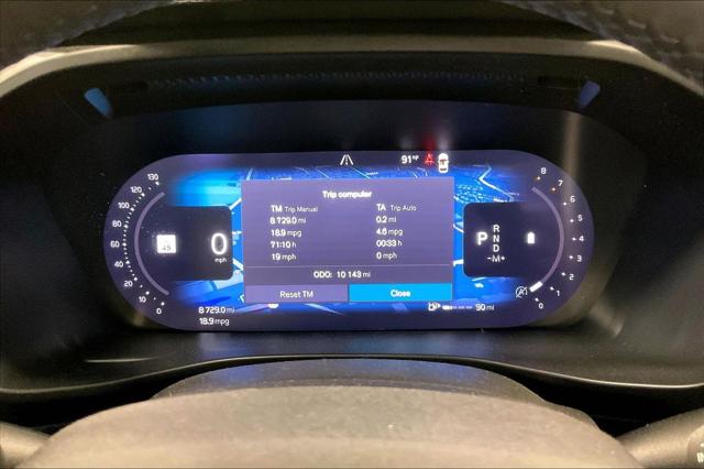 2023 Volvo XC40 B5 Plus Dark Theme