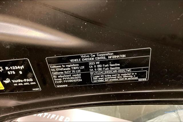 2023 Volvo XC40 B5 Plus Dark Theme