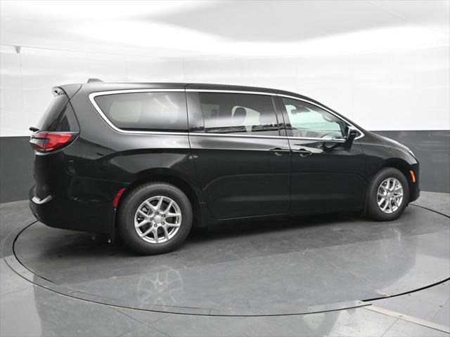 2027 Chrysler Pacifica PACIFICA SELECT