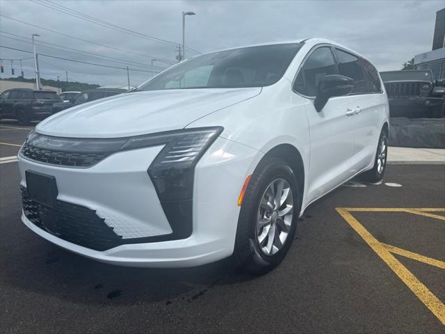 2027 Chrysler Pacifica PACIFICA SELECT AWD
