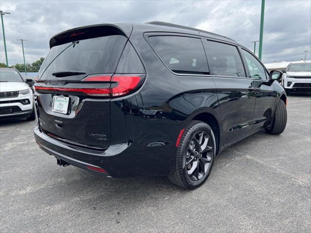 2027 Chrysler Pacifica Limited