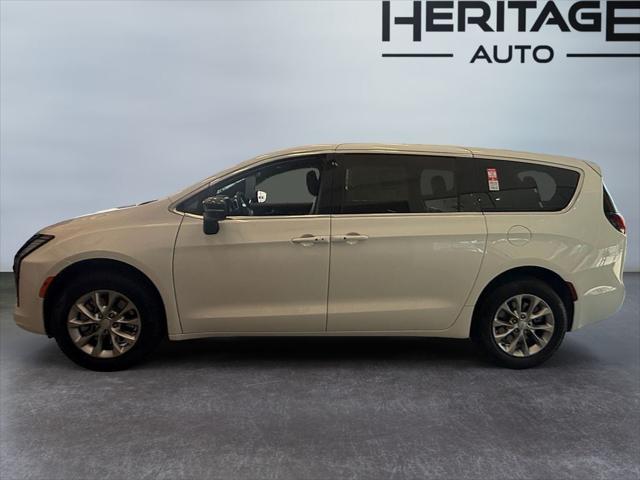 2027 Chrysler Pacifica PACIFICA SELECT AWD