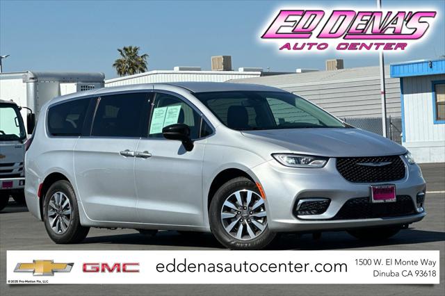 2024 Chrysler Pacifica Hybrid Select for sale in Dinuba, CA