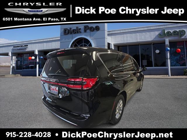 2027 Chrysler Pacifica Select