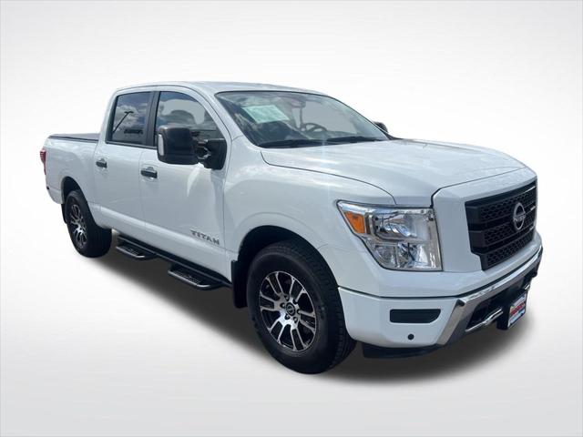 2024 Nissan Titan Crew Cab SV 4x4