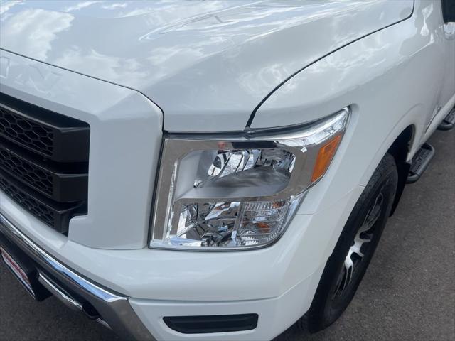 2024 Nissan Titan Crew Cab SV 4x4