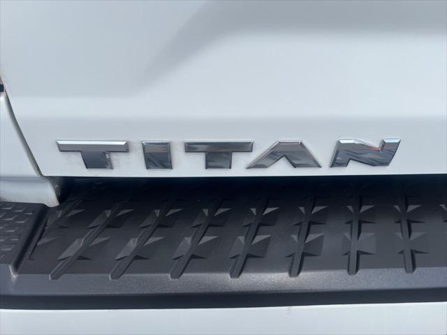 2024 Nissan Titan Crew Cab SV 4x4