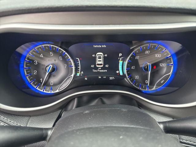 2027 Chrysler Pacifica Select