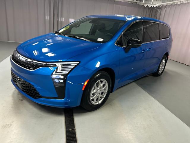 2027 Chrysler Pacifica PACIFICA SELECT