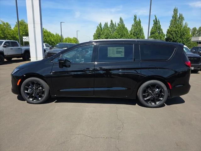 2027 Chrysler Pacifica PACIFICA LIMITED
