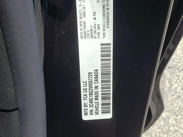 2027 Chrysler Pacifica Select