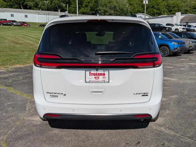 2027 Chrysler Pacifica Limited AWD