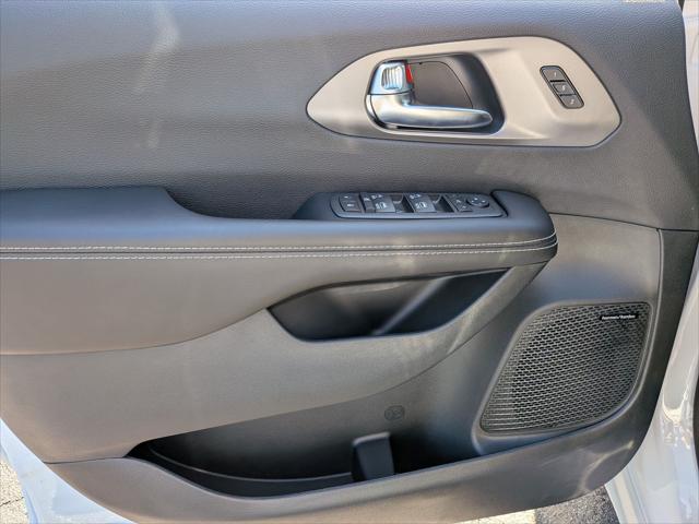 2027 Chrysler Pacifica Limited AWD