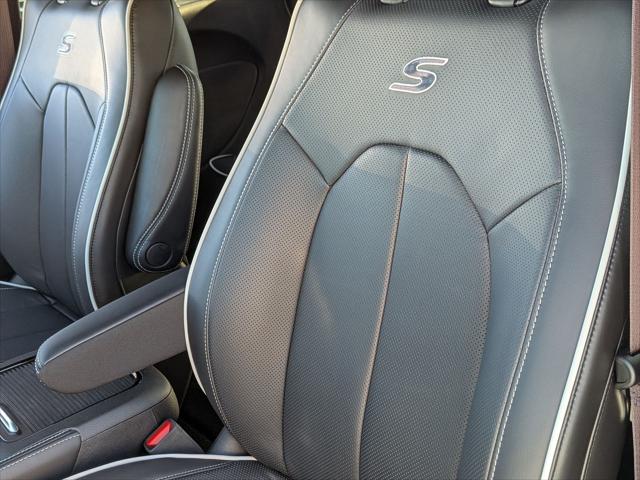 2027 Chrysler Pacifica Limited AWD