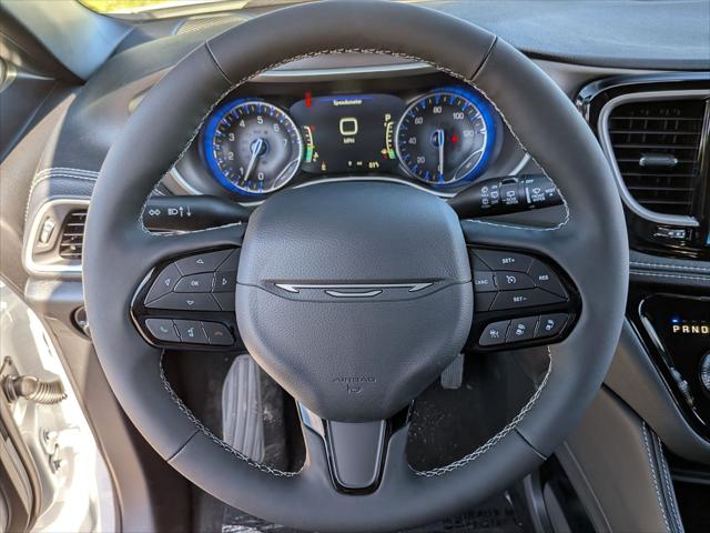 2027 Chrysler Pacifica Limited AWD