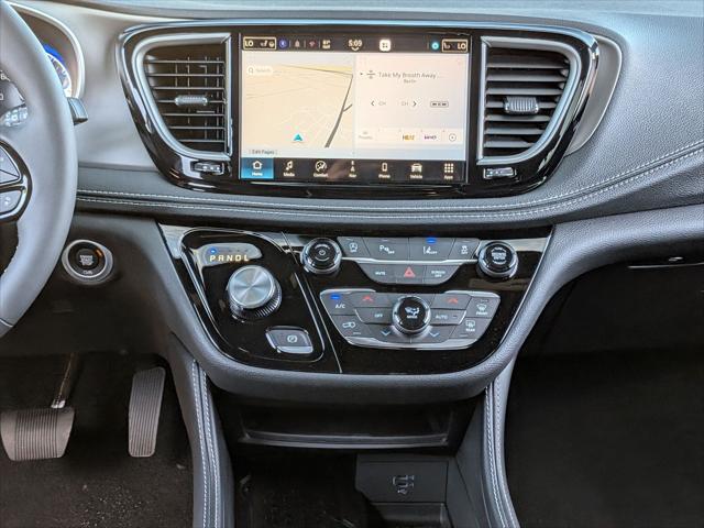 2027 Chrysler Pacifica Limited AWD
