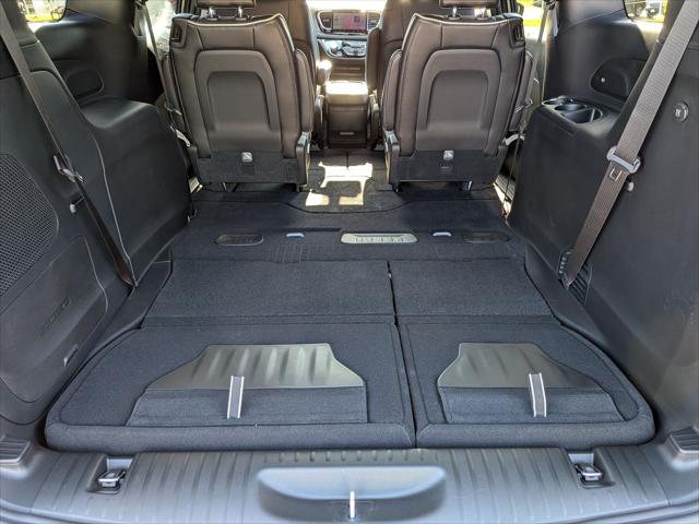2027 Chrysler Pacifica Limited AWD