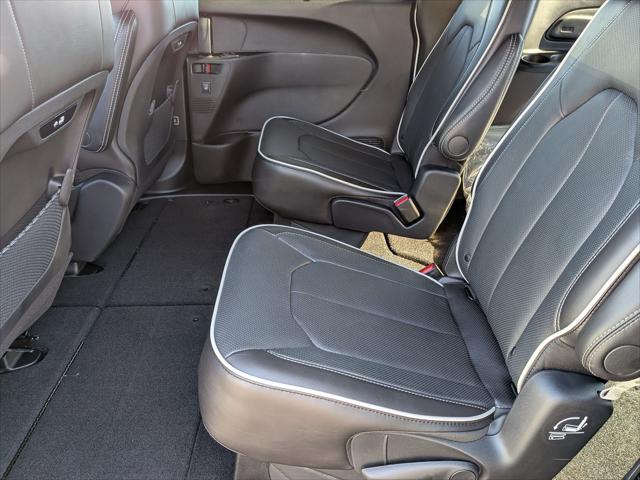 2027 Chrysler Pacifica Limited AWD