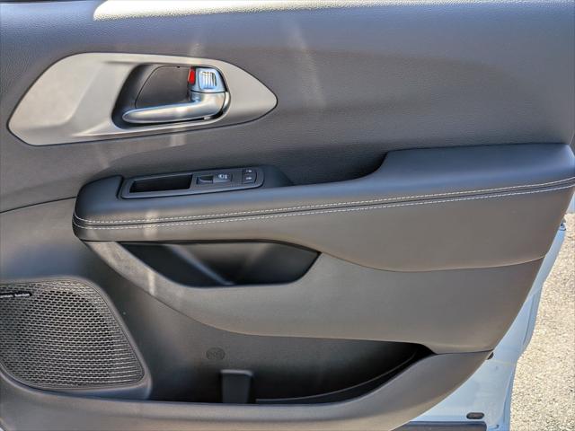 2027 Chrysler Pacifica Limited AWD