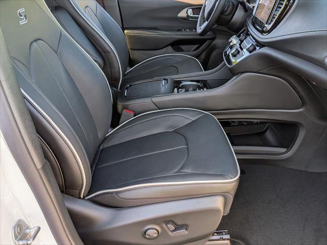 2027 Chrysler Pacifica Limited AWD