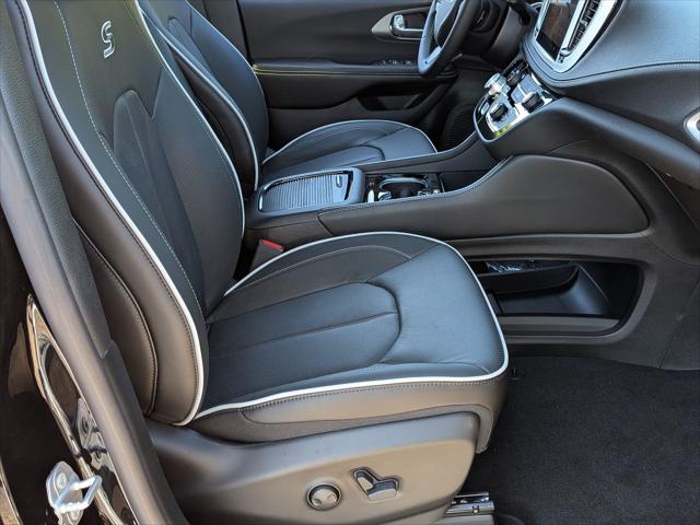 2027 Chrysler Pacifica Limited