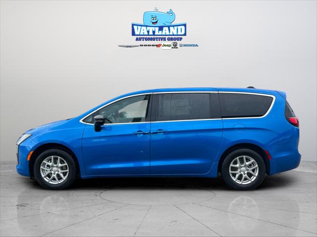 2027 Chrysler Pacifica PACIFICA SELECT